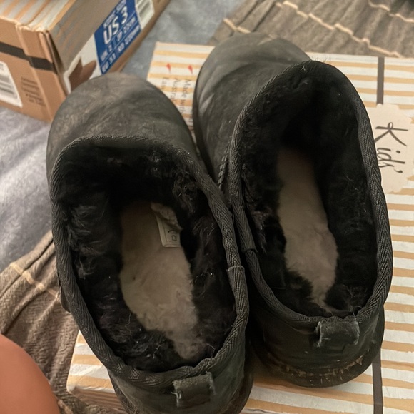 Kids shearling ugg black boot size 4 - Picture 3 of 8